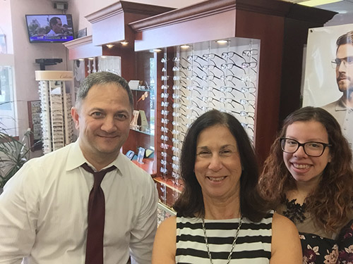 Vision World Bay Shore | Vision Therapy, Macular Degeneration and Contact Lens Exams